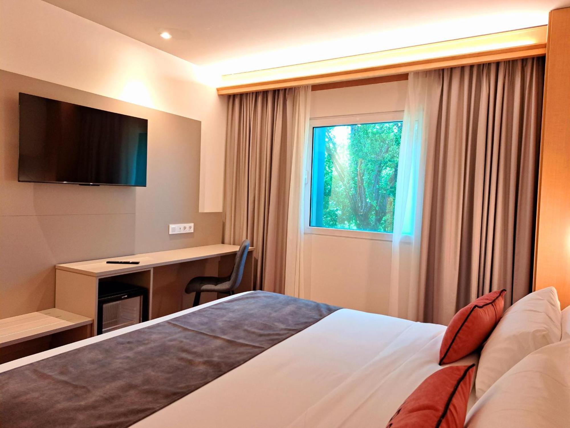 Hotel Puerta 3*