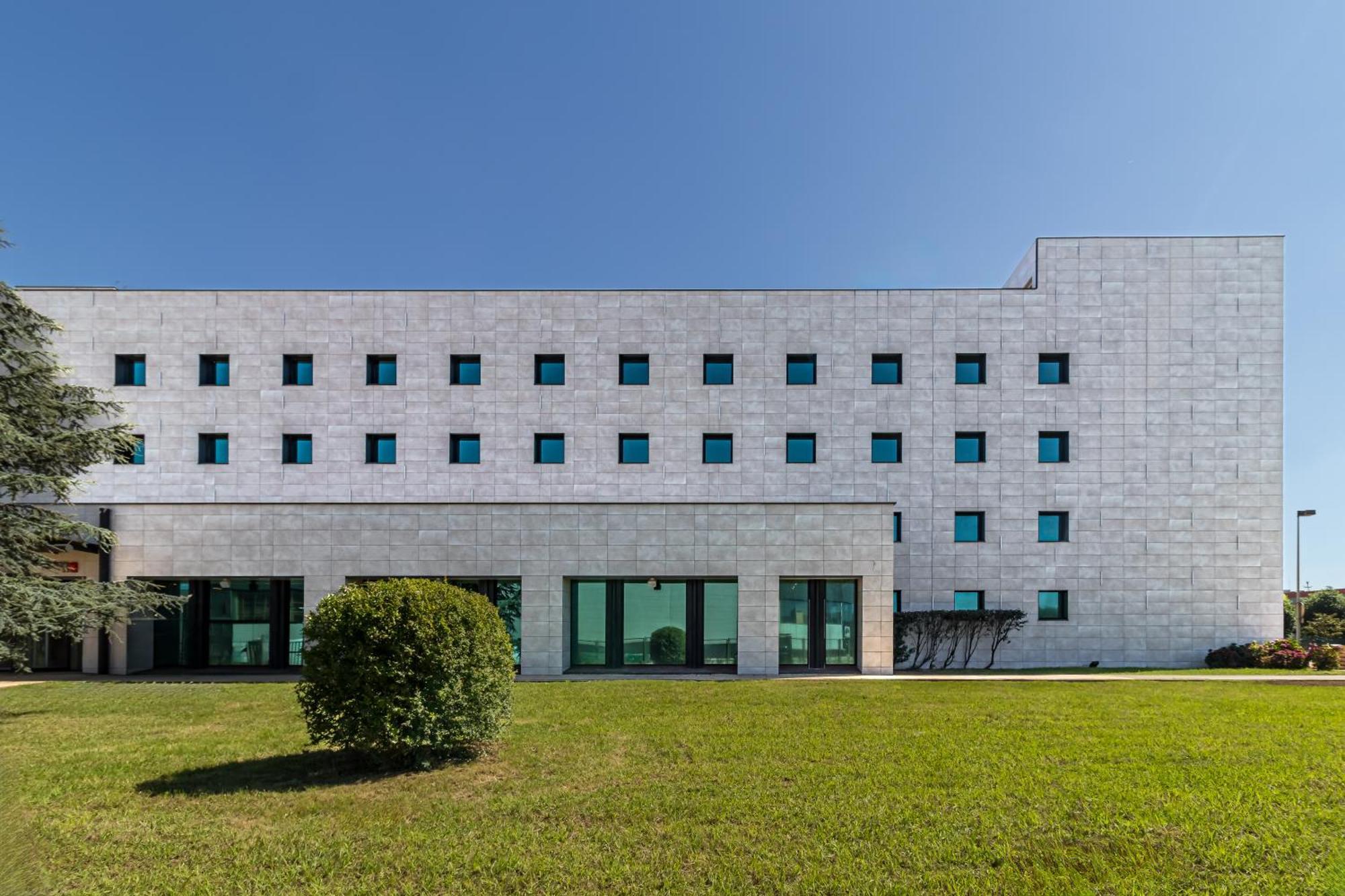 Hotel Puerta 3*