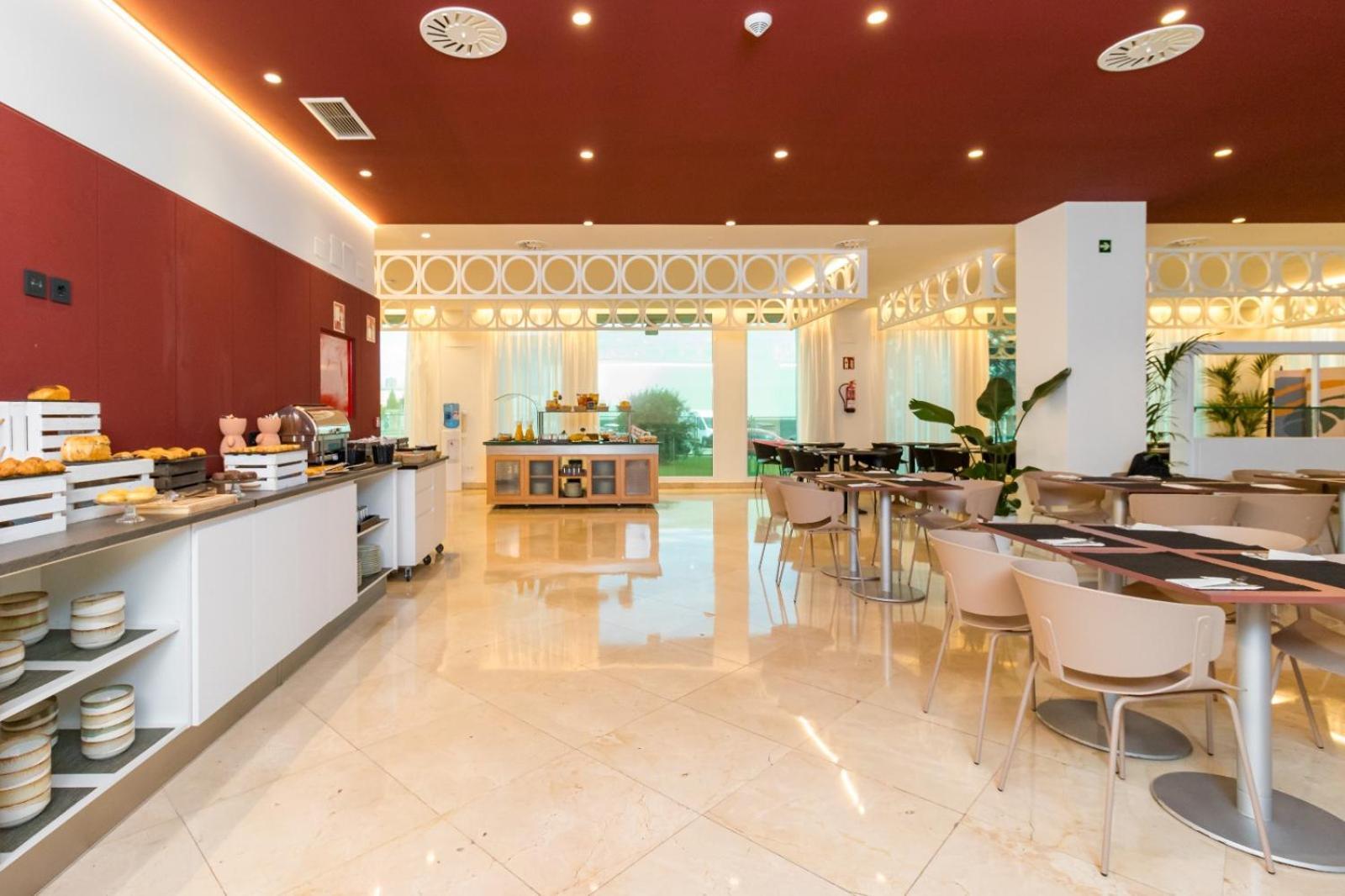 Hotel Puerta 3*